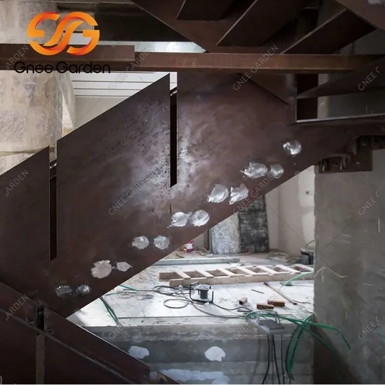 Стълбище и стенна облицовка от стомана Corten