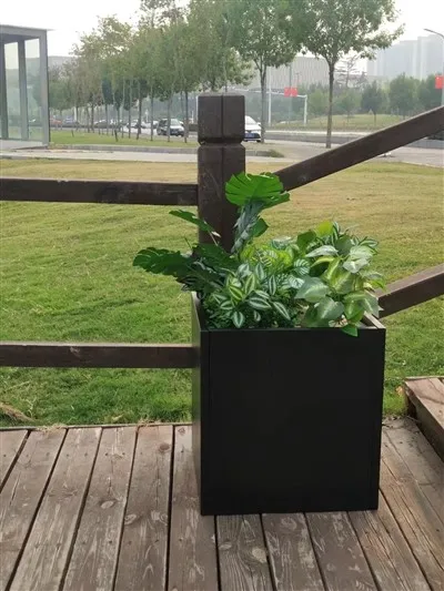 Правоъгълна метална кашпа на GNEE GARDEN