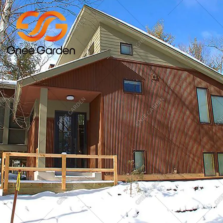 Ръждясали метални покриви от атмосферни влияния