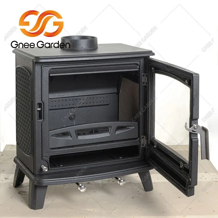 Камина на дърва.